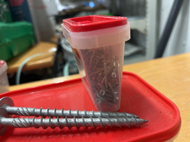 1378256-48 Blandat parti skruv och infästningsmaterial