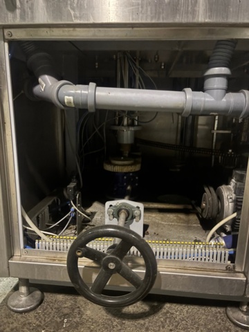 1373447-17 Fyllnings- och kapsyleringsmaskin – IC Filling Systems XP9ISO9HDC