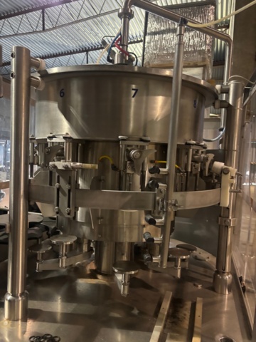 1373447-16 Fyllnings- och kapsyleringsmaskin – IC Filling Systems XP9ISO9HDC