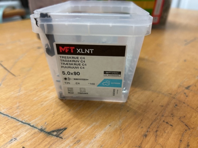 1378256-60 Blandat parti skruv och infästningsmaterial