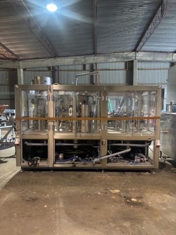 1373447-4 Fyllnings- och kapsyleringsmaskin – IC Filling Systems XP9ISO9HDC