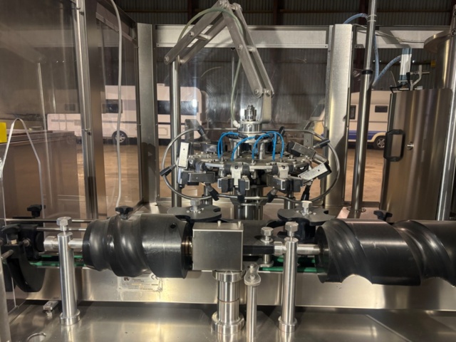 1373447-23 Fyllnings- och kapsyleringsmaskin – IC Filling Systems XP9ISO9HDC