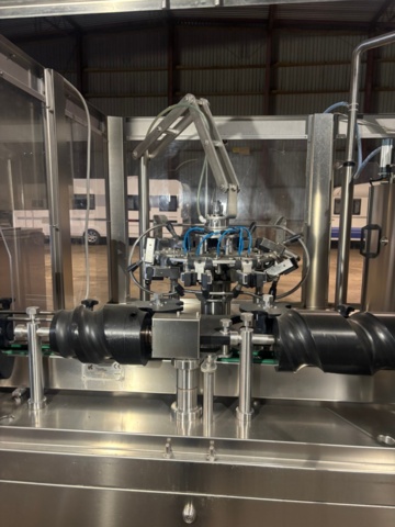 1373447-24 Fyllnings- och kapsyleringsmaskin – IC Filling Systems XP9ISO9HDC