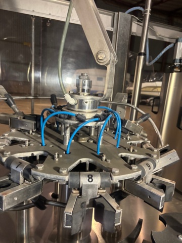 1373447-27 Fyllnings- och kapsyleringsmaskin – IC Filling Systems XP9ISO9HDC