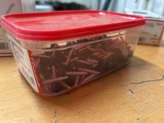 1378256-67 Blandat parti skruv och infästningsmaterial