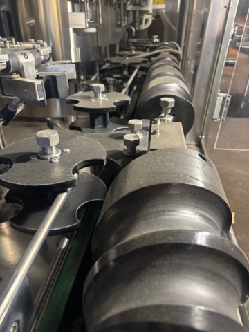 1373447-28 Fyllnings- och kapsyleringsmaskin – IC Filling Systems XP9ISO9HDC