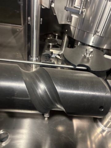 1373447-33 Fyllnings- och kapsyleringsmaskin – IC Filling Systems XP9ISO9HDC