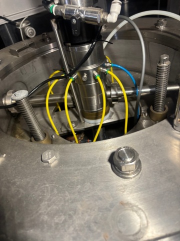 1373447-35 Fyllnings- och kapsyleringsmaskin – IC Filling Systems XP9ISO9HDC