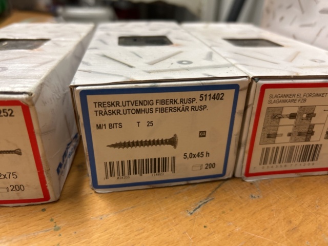 1378256-78 Blandat parti skruv och infästningsmaterial