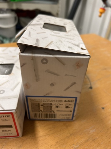 1378256-80 Blandat parti skruv och infästningsmaterial