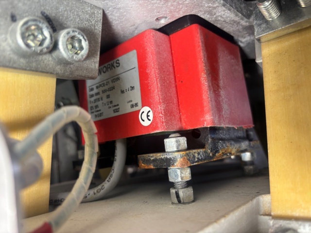 1373447-42 Fyllnings- och kapsyleringsmaskin – IC Filling Systems XP9ISO9HDC