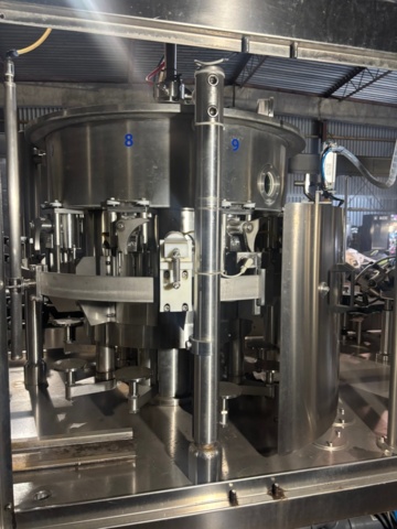 1373447-43 Fyllnings- och kapsyleringsmaskin – IC Filling Systems XP9ISO9HDC