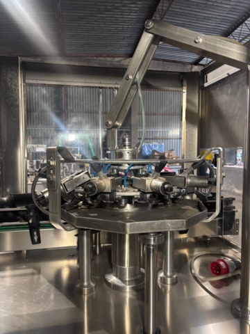 1373447-45 Fyllnings- och kapsyleringsmaskin – IC Filling Systems XP9ISO9HDC