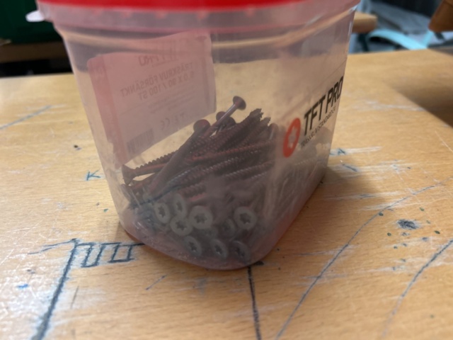 1378256-89 Blandat parti skruv och infästningsmaterial