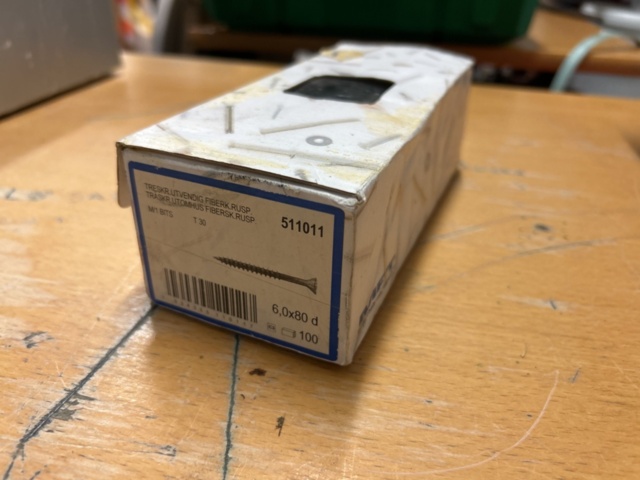 1378256-91 Blandat parti skruv och infästningsmaterial