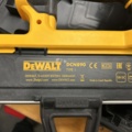 1378257-4 Spikpistol med spik – DeWalt DCN890