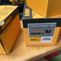1378257-7 Spikpistol med spik – DeWalt DCN890