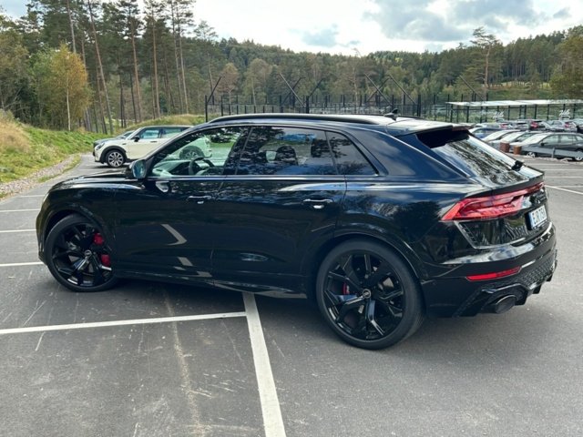 1343766-3 Audi RS Q8 TipTronic, 600hk, 2022