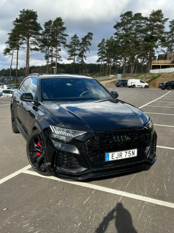 1343766-8 Audi RS Q8 TipTronic, 600hk, 2022