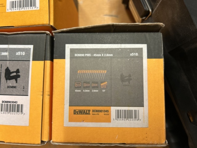 1378257-11 Spikpistol med spik – DeWalt DCN890