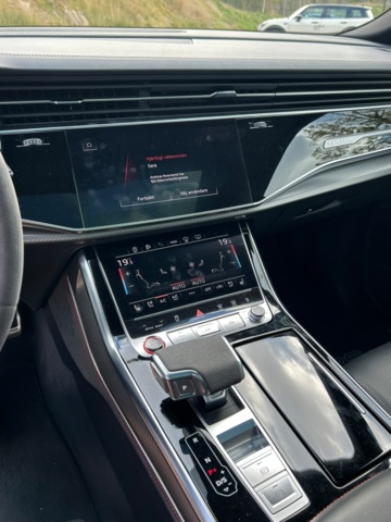 1343766-27 Audi RS Q8 TipTronic, 600hk, 2022