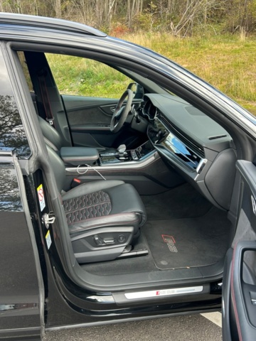 1343766-30 Audi RS Q8 TipTronic, 600hk, 2022