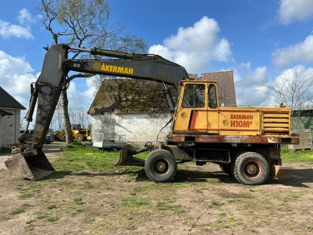 1364589-2 Hjulgrävare Åkerman H10 MB