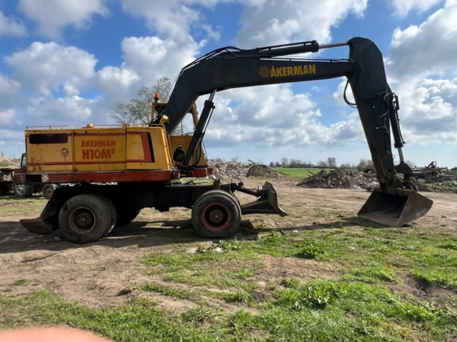 1364589-12 Hjulgrävare Åkerman H10 MB