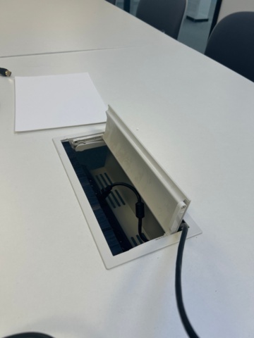 1368147-4 Konferensbord med konferensstolar 20 st - RBM