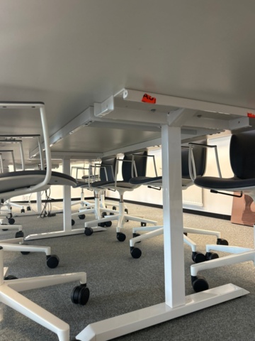 1368147-10 Konferensbord med konferensstolar 20 st - RBM