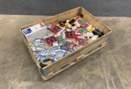 1432582 Låshus, handtag, tvåldispenser m.m.