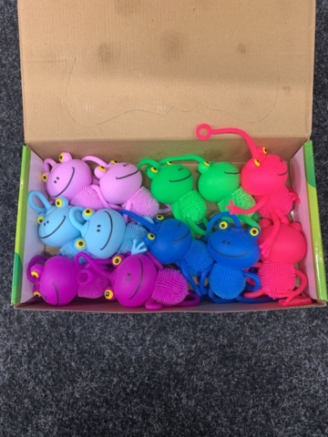 1431900-6 Pussel, slime-kit, stressbollar m.m.