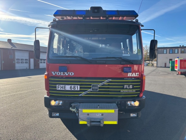 1367992-9 Släckbil - Volvo FL614 (24666km) -1998