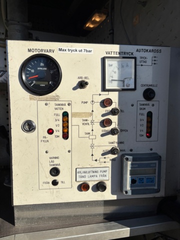 1367992-35 Släckbil - Volvo FL614 (24666km) -1998