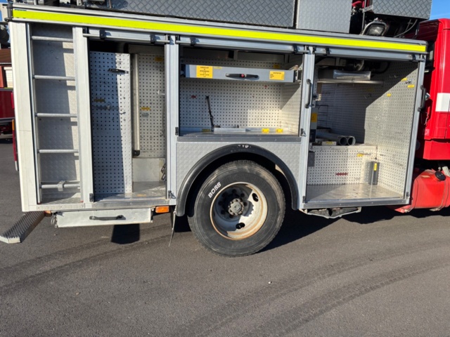 1367992-40 Släckbil - Volvo FL614 (24666km) -1998