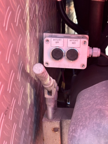 1367992-50 Släckbil - Volvo FL614 (24666km) -1998