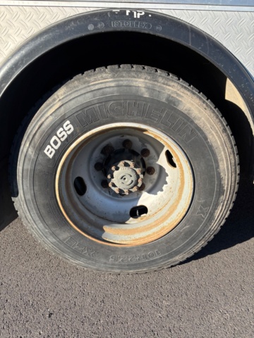 1367992-61 Släckbil - Volvo FL614 (24666km) -1998