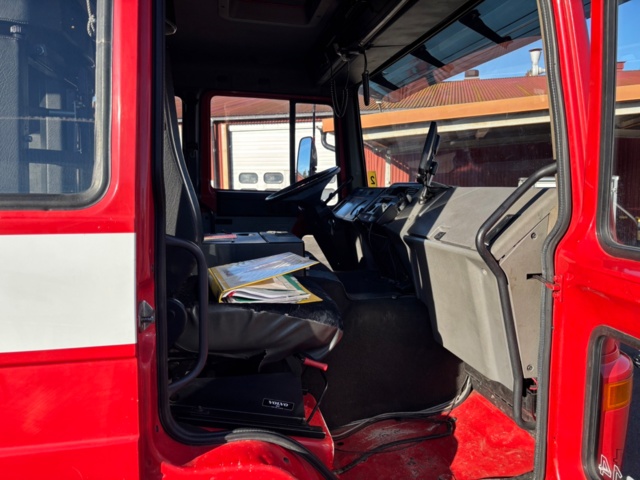 1367992-51 Släckbil - Volvo FL614 (24666km) -1998