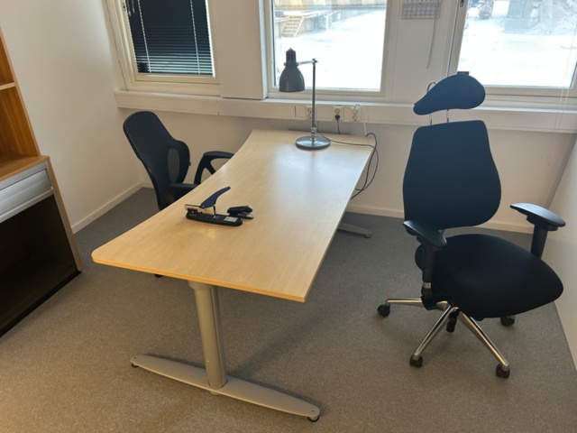 1383315-51 Kontorsmoduler 14 st kompletta med inredning och kontorsutrustning