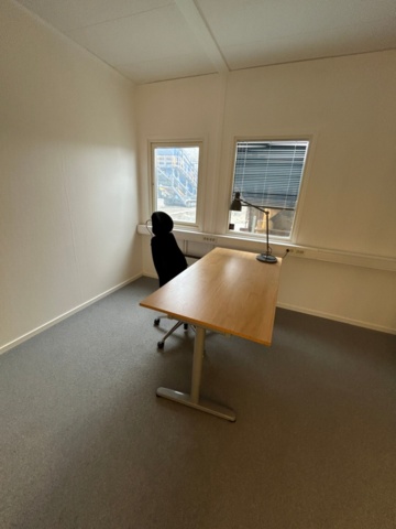 1383315-87 Kontorsmoduler 14 st kompletta med inredning och kontorsutrustning
