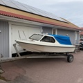 1352515-1 Ryds HT-båt med 40 hk Arcimedes utombordare och upptagningsvagn