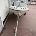 1352515-7 Ryds HT-båt med 40 hk Arcimedes utombordare och upptagningsvagn