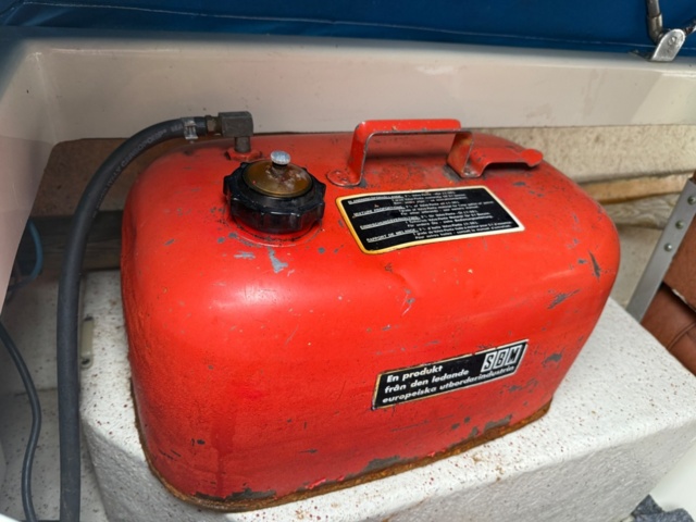 1352515-14 Ryds HT-båt med 40 hk Arcimedes utombordare och upptagningsvagn