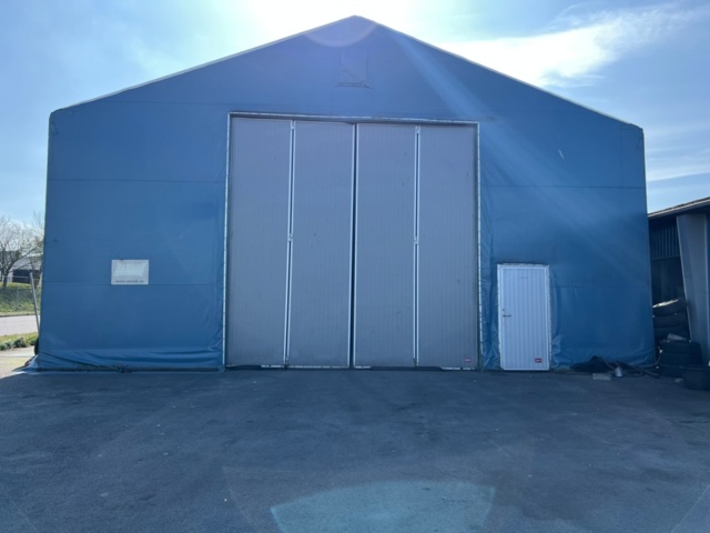 1432793-4 Nedmonterat O.B Wiik Lagertält 420 m²