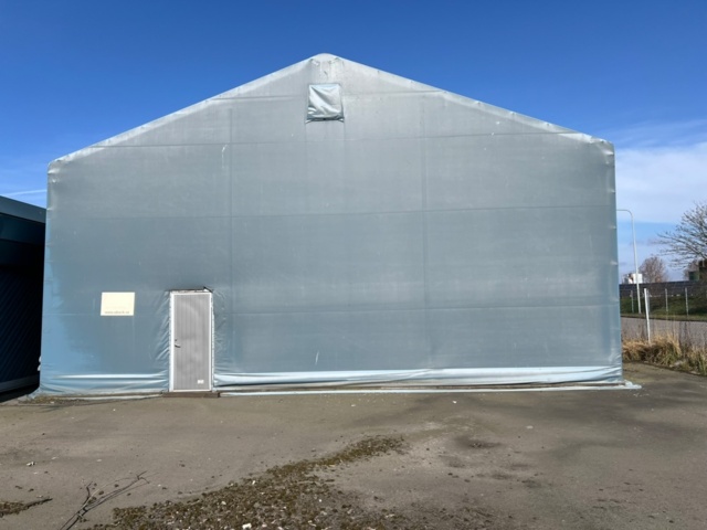 1432793-6 Nedmonterat O.B Wiik Lagertält 420 m²