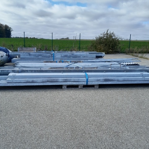 1432793-10 Nedmonterat O.B Wiik Lagertält 420 m²