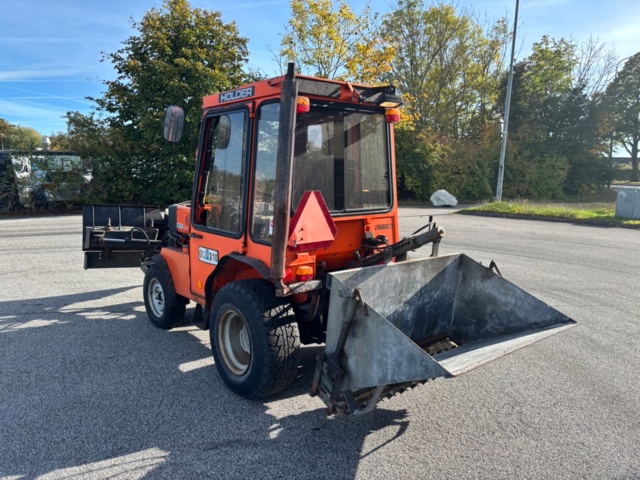 918897-3 Holder P70 - Snöblad, spridare, sopaggergat