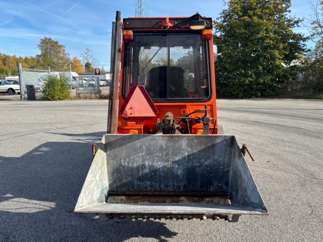 918897-4 Holder P70 - Snöblad, spridare, sopaggergat