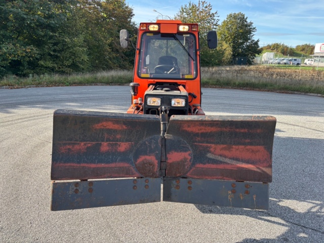 918897-8 Holder P70 - Snöblad, spridare, sopaggergat