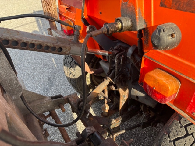 918897-19 Holder P70 - Snöblad, spridare, sopaggergat